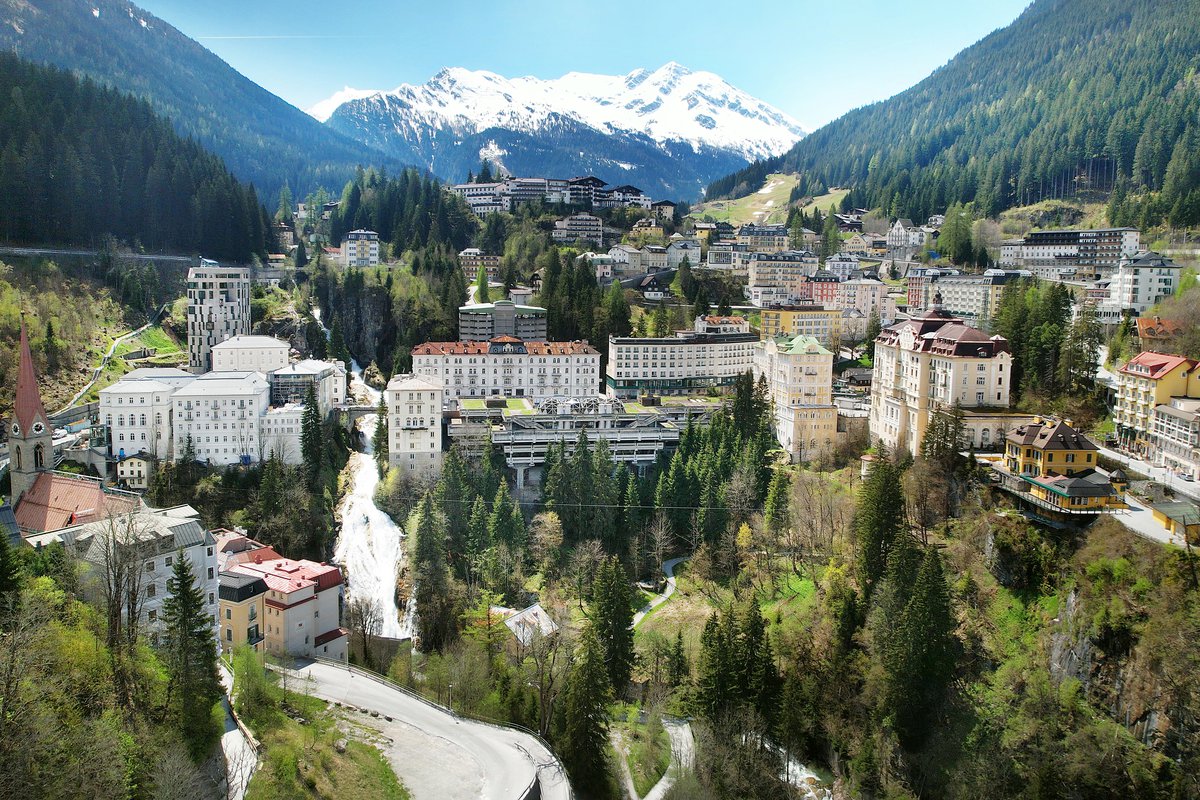 Bad Gastein_Hotel-Ensemble Straubingerplatz
