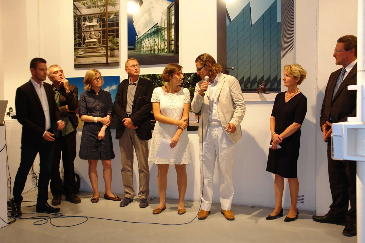 Erich Bernard bei der Eröffnung der Ausstellung „Quelle architecture pour la Culture?“ Bau(t)en für die Künste