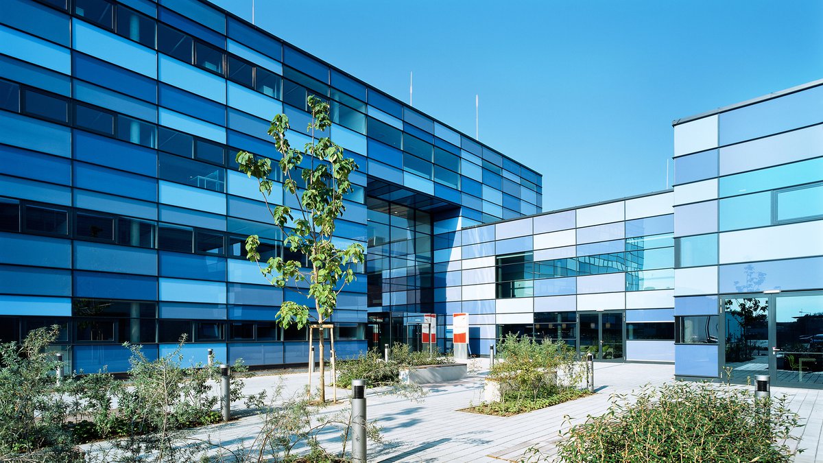 Austrian Airlines Group Training Building