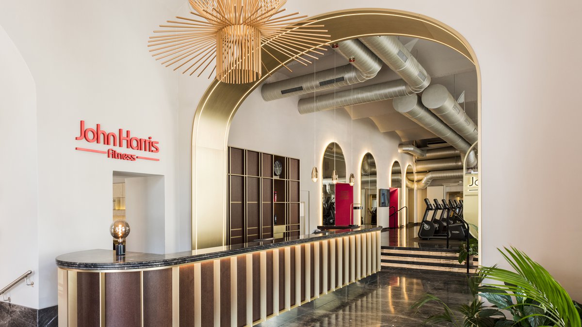 John Harris Schillerplatz 1010, Entree