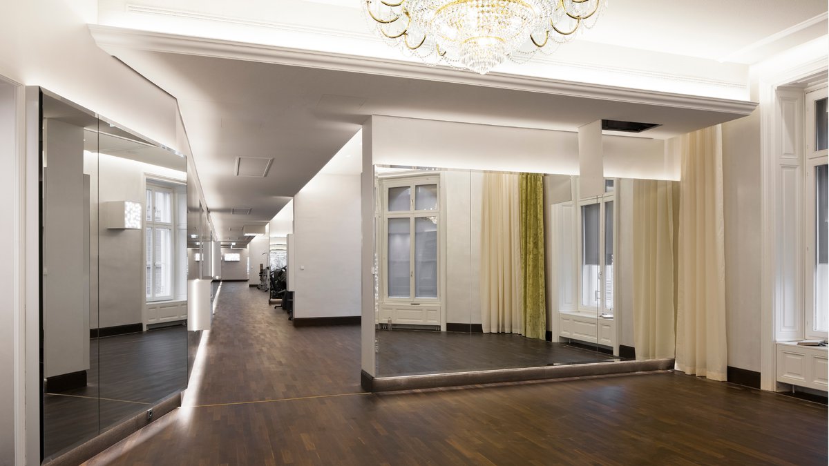 John Harris Schillerplatz 1010, Beletage