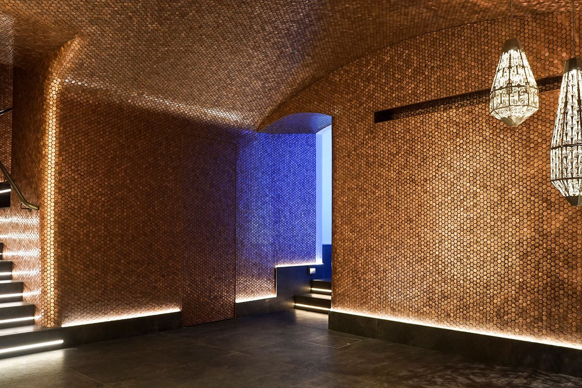 John Harris Schillerplatz 1010, Spa