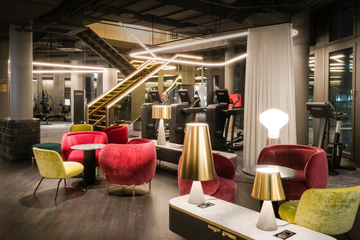 John Harris Hauptbahnhof 1100, The Icon