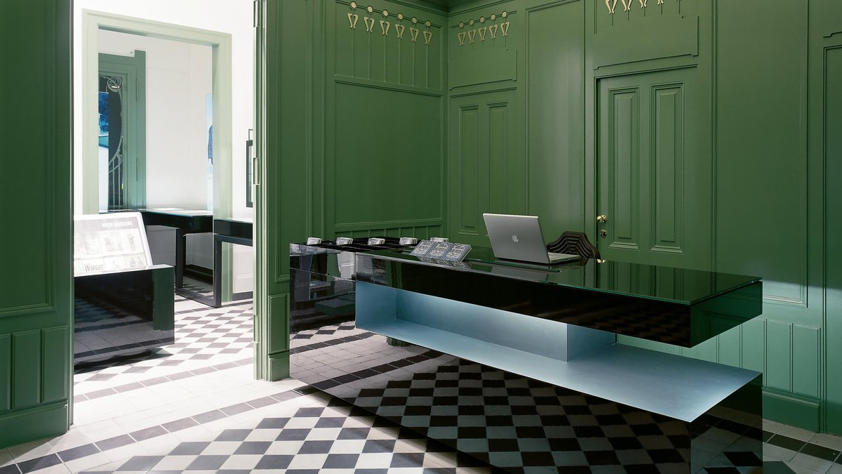 Otto Wagner Pavilion including a shop, Vienna