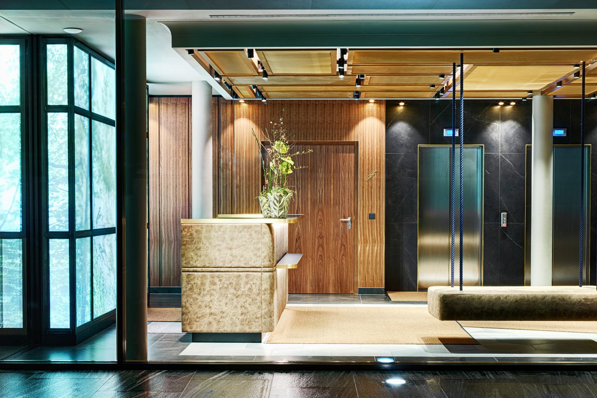 STAGE 12 Hotel by Penz